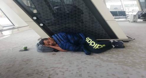 انتهاء أزمة بطل مصر للجودو بعد توقيفه في مطار أذربيجان